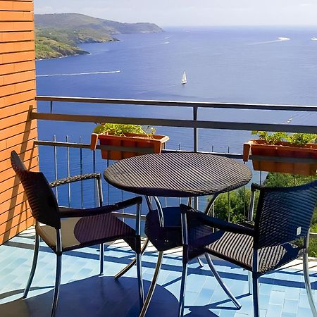 Hotiday Room Collection - Porto Azzurro Capoliveri  Eksteriør billede
