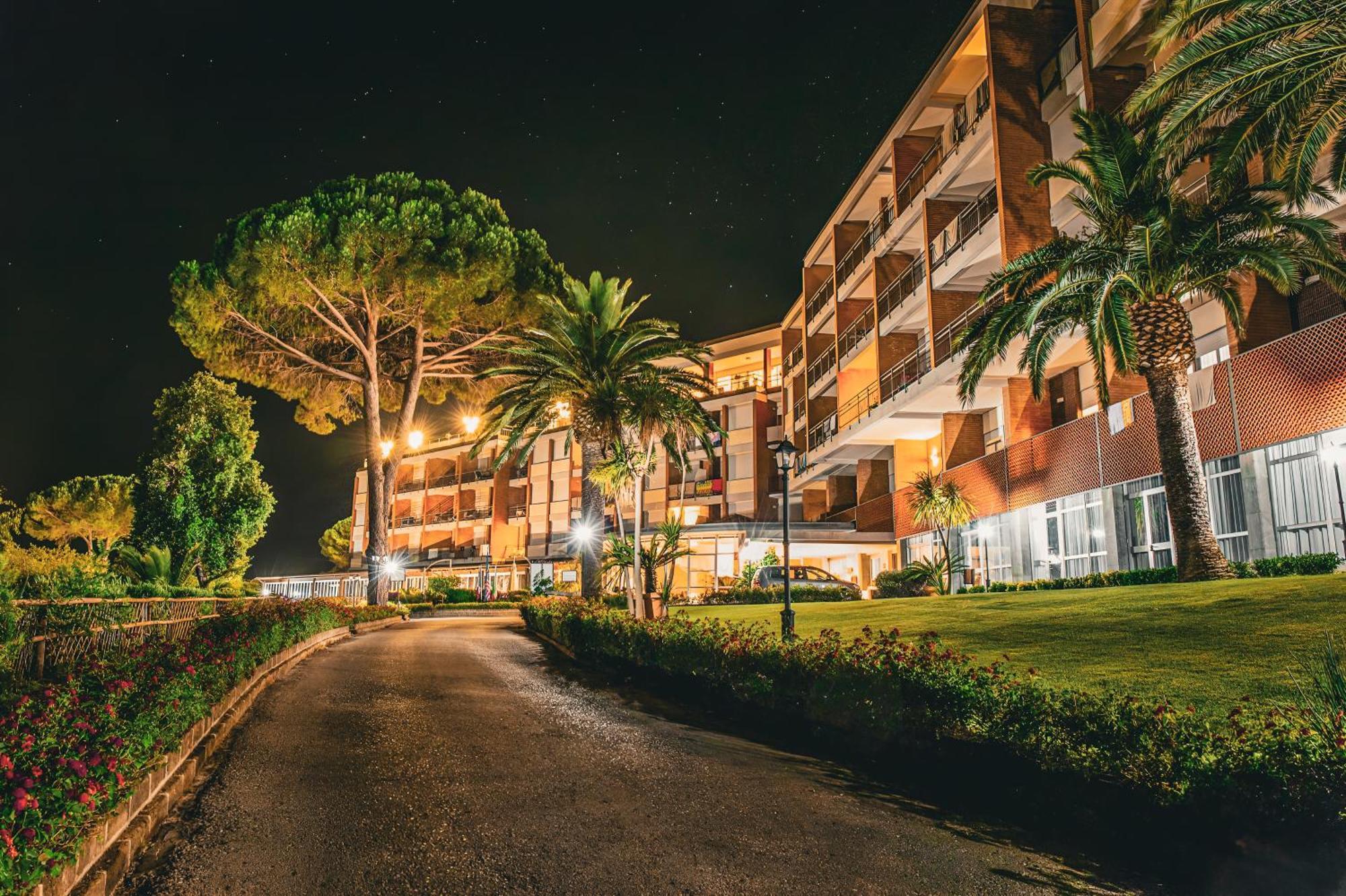 Hotiday Room Collection - Porto Azzurro Capoliveri  Eksteriør billede