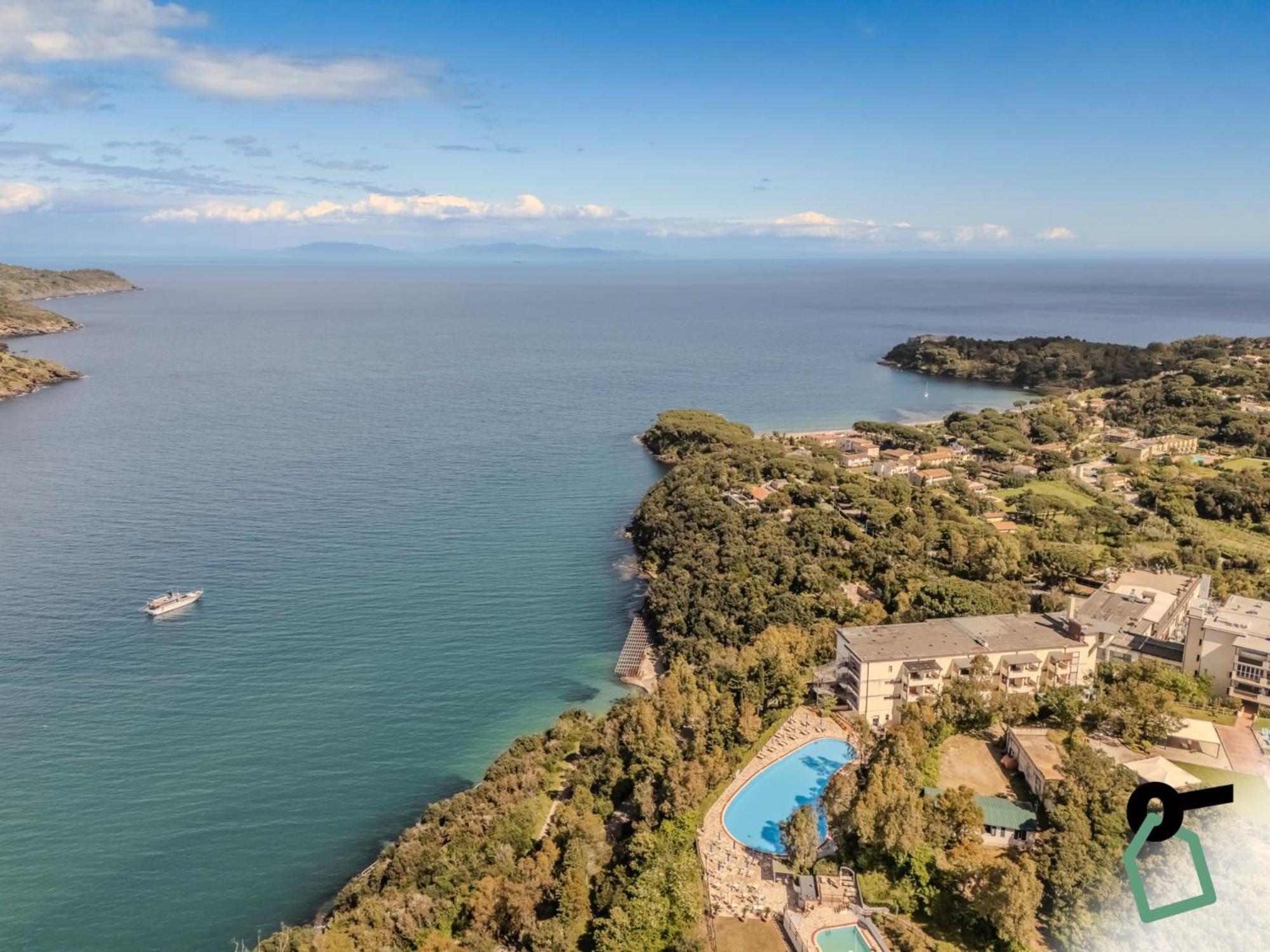 Hotiday Room Collection - Porto Azzurro Capoliveri  Eksteriør billede